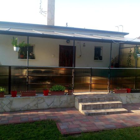 Sunny Apartman Nyíregyháza 外观 照片